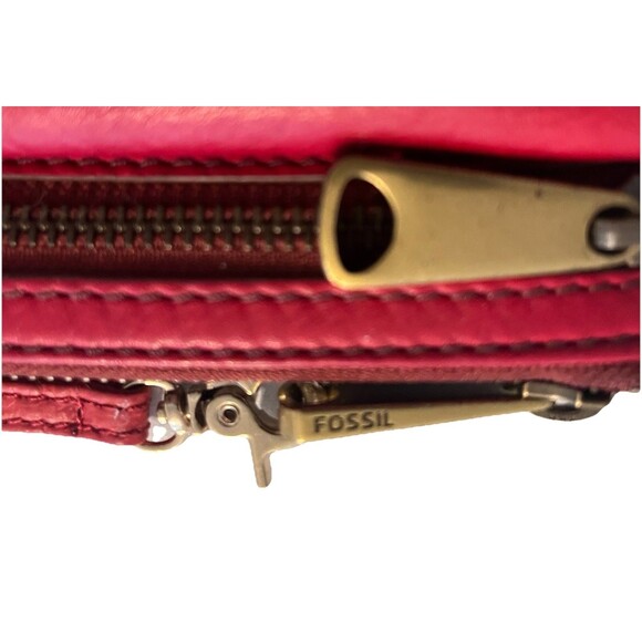 Fossil Red Leather Wristlet Wallet Minimalist Zip Around Card Holder Organizer - Picture 4 of 13